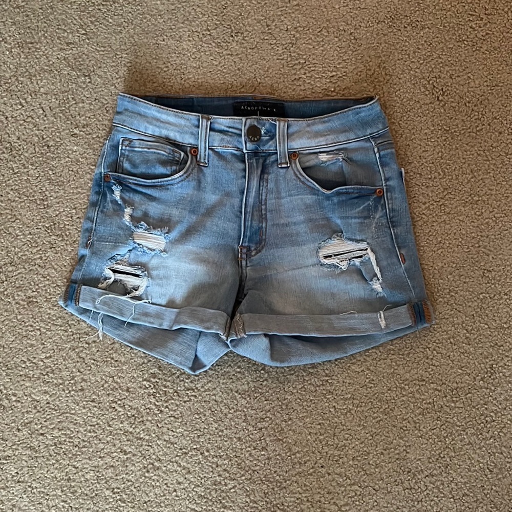 Light wash Aeropostale jean shorts